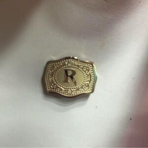 Gold Initial 'R' Pendant